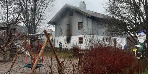 Christbaumbrand zerstört Wohnhaus