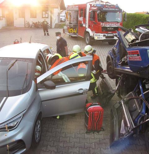 Kreisfeuerwehrverband stellt neuen Lehrgangskatalog vor – Ausbildungsstau auf Landesebene