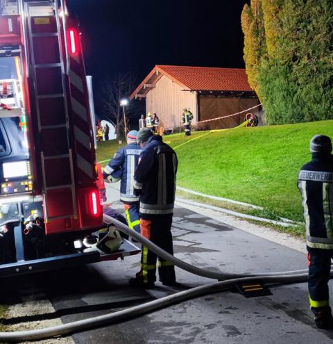 Gasaustritt: Feuerwehren meistern brenzlige Situation!