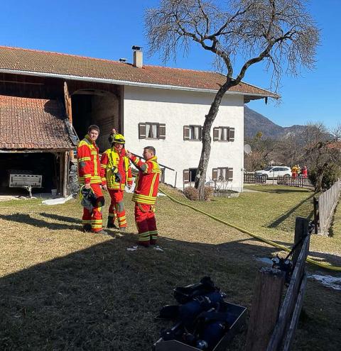 Brand in altem Bauernhaus in Schleching verursacht hohen Sachschaden  