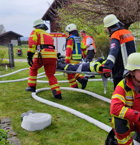 Übung Viele Verletzte bei Hüttenparty