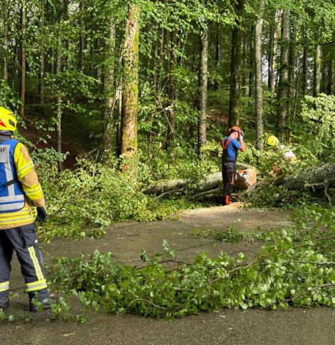 Viel Arbeit auch für die Aktiven der  Feuerwehr Siegsdorf