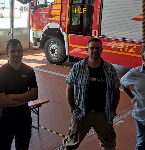 Die Feuerwehr Traunreut hatte ihre Fahrzeughalle und den Lehrsaal zur Verfügung gestellt.