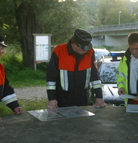 Einsatzübung an der Salzach im September 2004