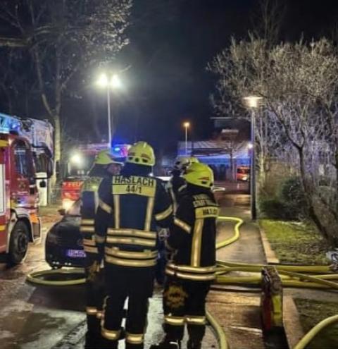 Zimmerbrand in Traunstein an Heiligabend, kurz vor 20 Uhr - Einsatz für die Feuerwehren Traunstein und Haslach